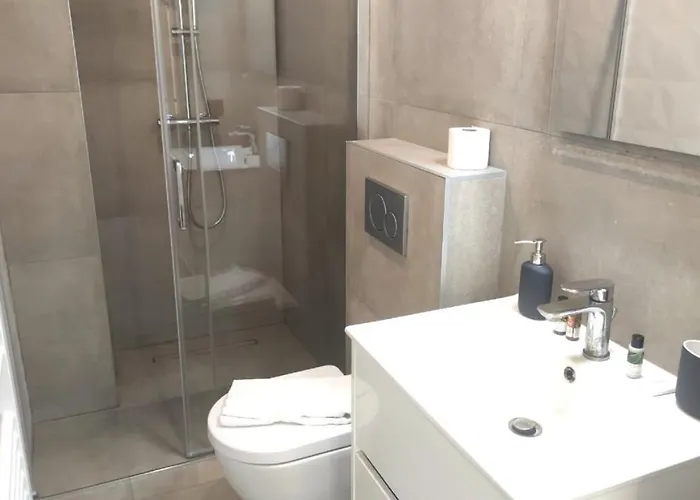 Appartement Baie Des Anges Proche 102 Nice