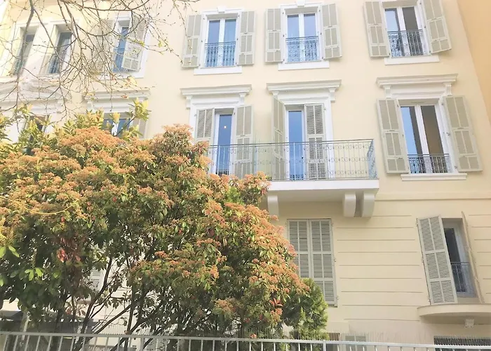 Apartment Baie Des Anges Proche 102 *