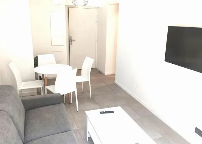 Apartment Baie Des Anges Proche 102 *